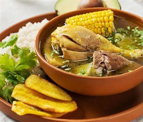  Sancocho de Gallina: A Hearty Stew Bursting with Flavor and Colombian Tradition!